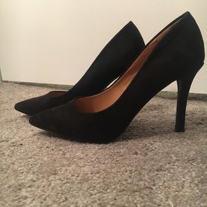 Faux suede pointed pumps